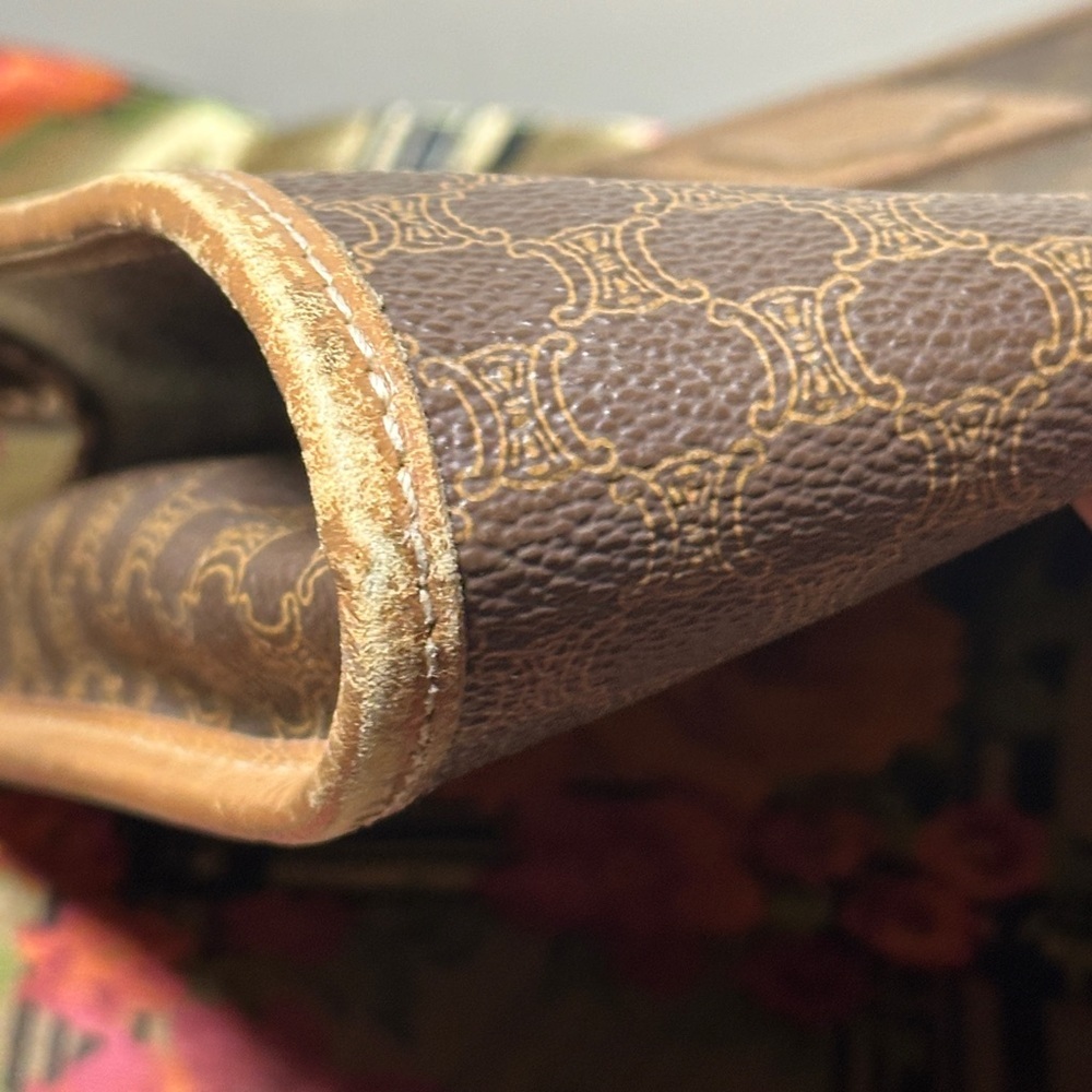 Vintage Celine clutch. - Picture 4 of 13